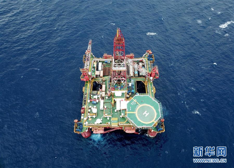 5月25日拍摄的“南海二号”半潜式钻井平台