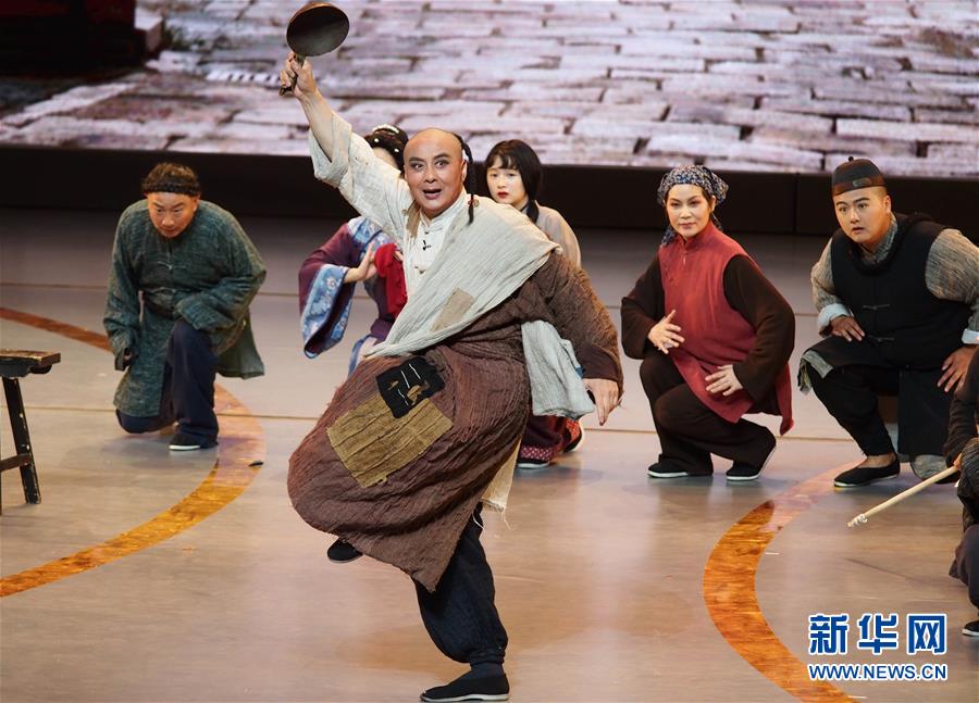 6月2日，上海歌舞团演员在第十二届中国艺术节闭幕式上汇报演出获得文华大奖的舞剧《永不消逝的电波》选段。