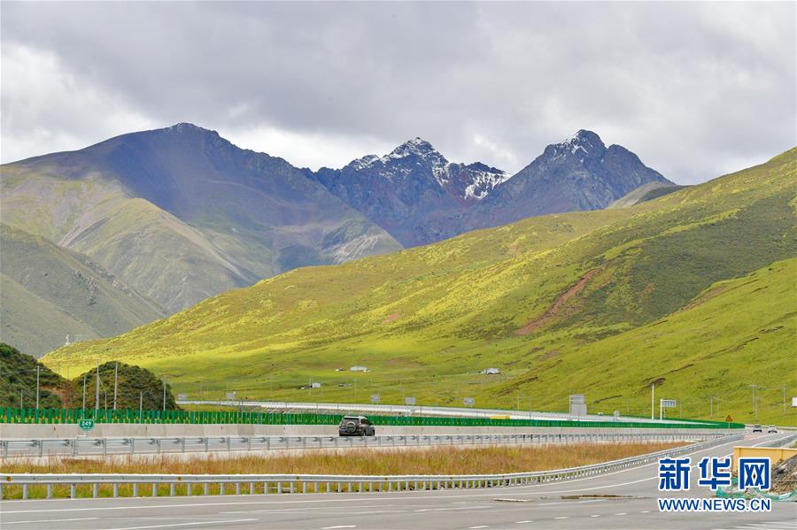 拉林公路沿线景色